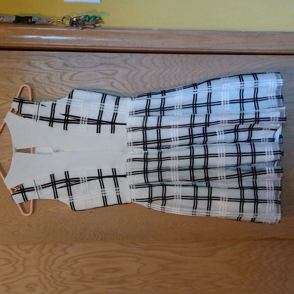 Plaid Embroidered Patterned Formal Dress - Picture 3 of 6